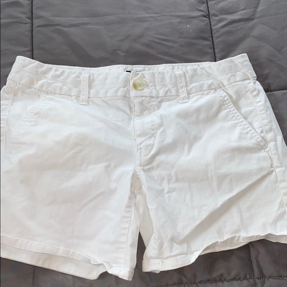 American Eagle White shorts